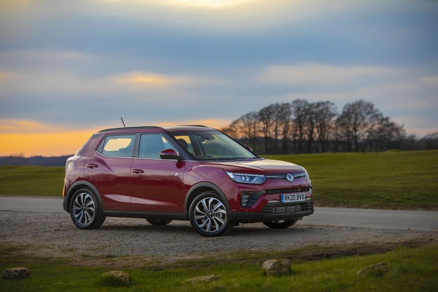  SsangYong Tivoli Ultimate 2020 года  (UK) (фото 2 из 63)
